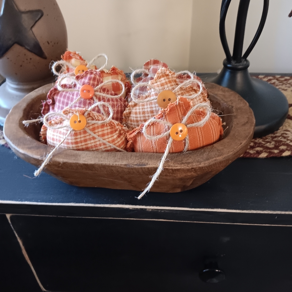 Primitive Rag Pumpkins with Buttons